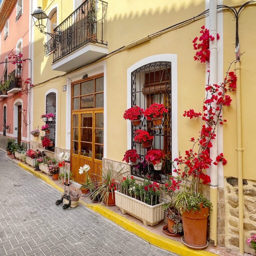 Orxeta, quaint village street